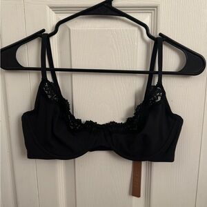 SKIMS 34D lace scoop bra